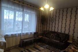 Предлагается к продаже  1 ‑ комнатная благоустроенная квартира г. Пестово ул Чапаева д.13